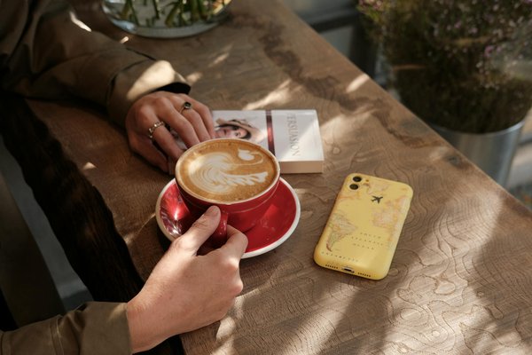 Quelles stratégies pour encourager l'autonomie et la responsabilité chez les enfants à travers des tâches ménagères adaptées ?