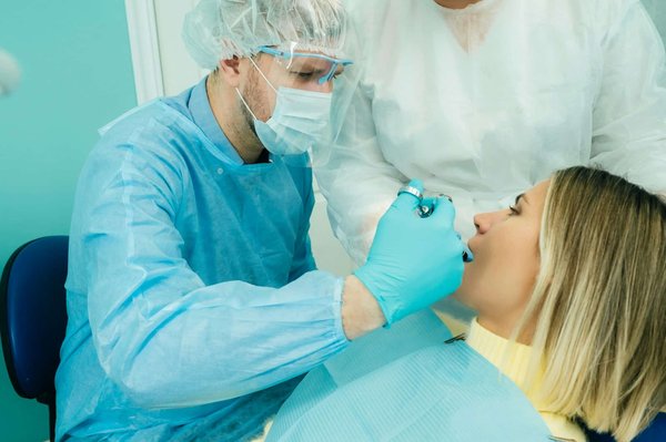 Urgence dentiste: que faire quand la douleur frappe?